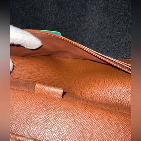 ✅AUTHENTIC TRIFOLD INTERNATIONAL WALLET LOUIS VUITTON - Picture 12 of 13